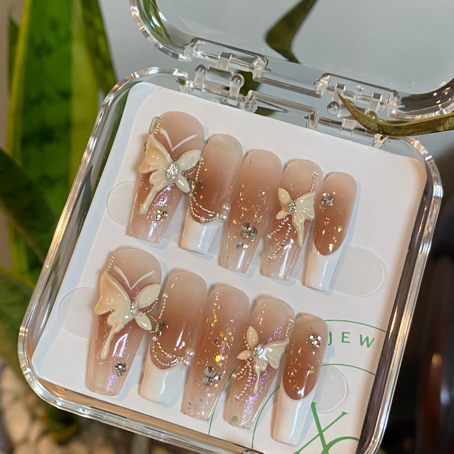 Crème Butterflies